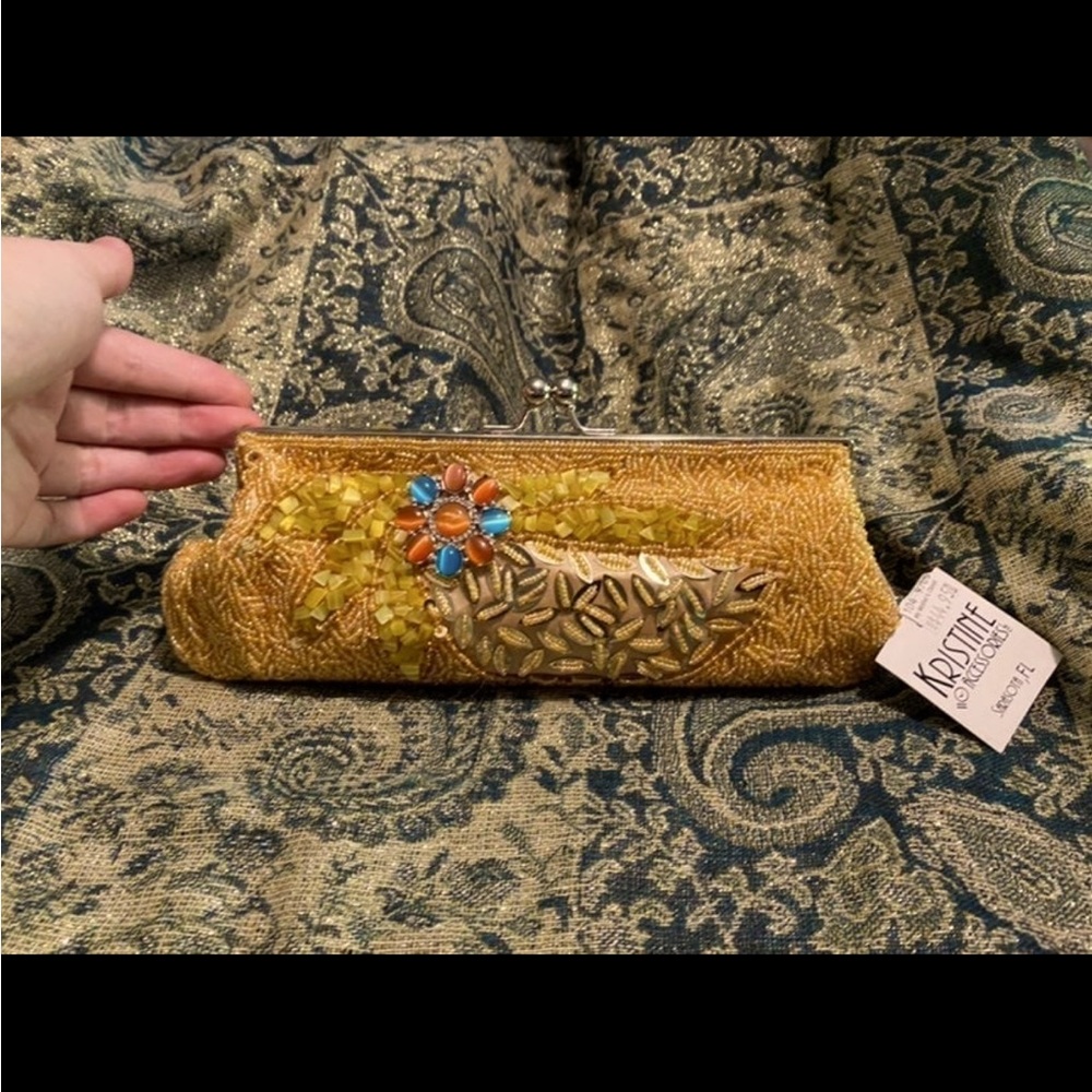 Vintage Beaded Party handbag clutch. Fashion/never used still with tags.